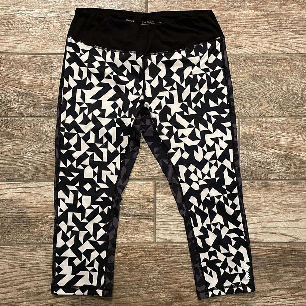 Reebok Mirrored Geometric Print Capris
